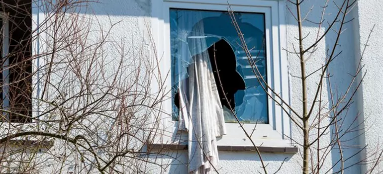 Storm Window Installation Contractors in Sarasota Springs, FL