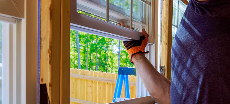 >Bay Window Curtain Rail Track in Sarasota Springs, FL