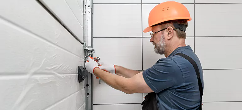 Garage Door Repair in Sarasota Springs