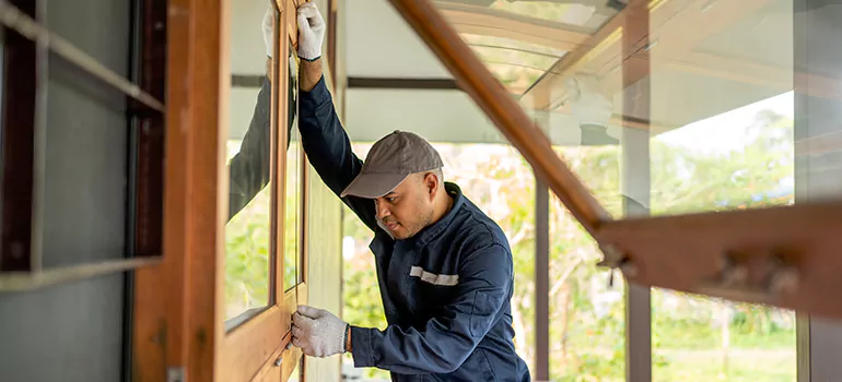 Double Hung Vinyl Window Sash Replacement in Sarasota Springs, FL